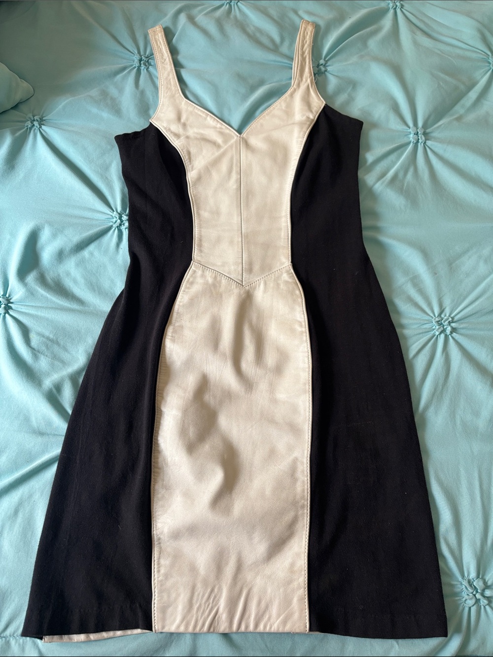Wilsons Leather Black and Cream Colorblock Mini Dress